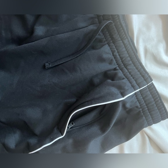 Youth boys XL loose fit black fleeced lined joggers. - Picture 3 of 5